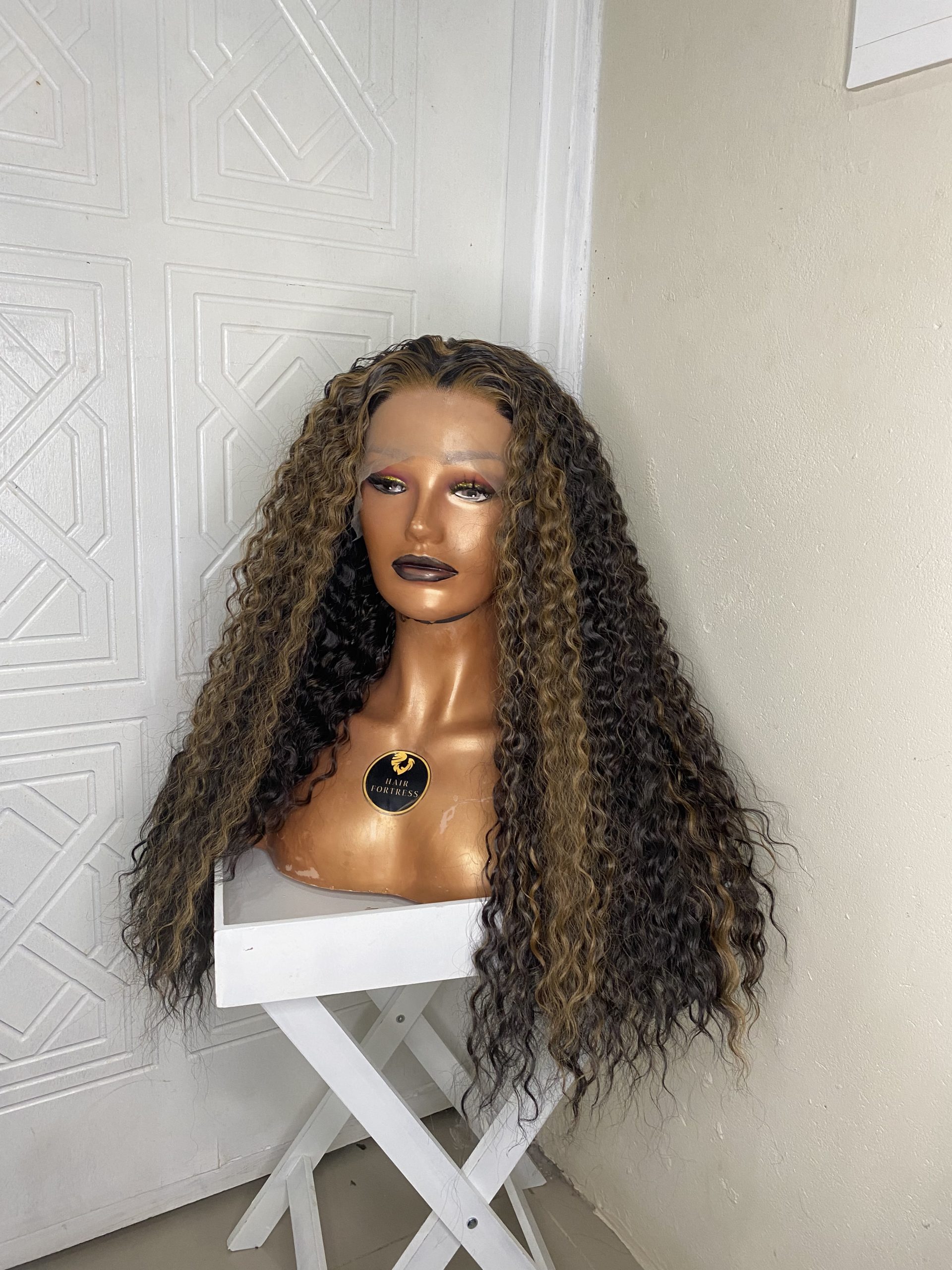 Miss Amber - Image 4